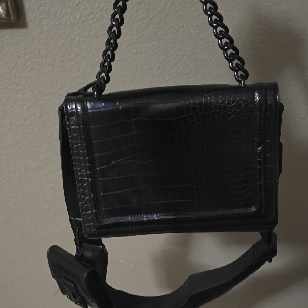 Elegant Black Croc-Embossed Bag